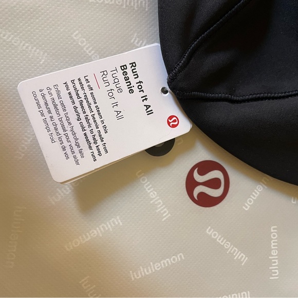 Women’s Lululemon Run For It All Beanie -MSRP $38-Reflective-Pony Tail Opening - Picture 7 of 7